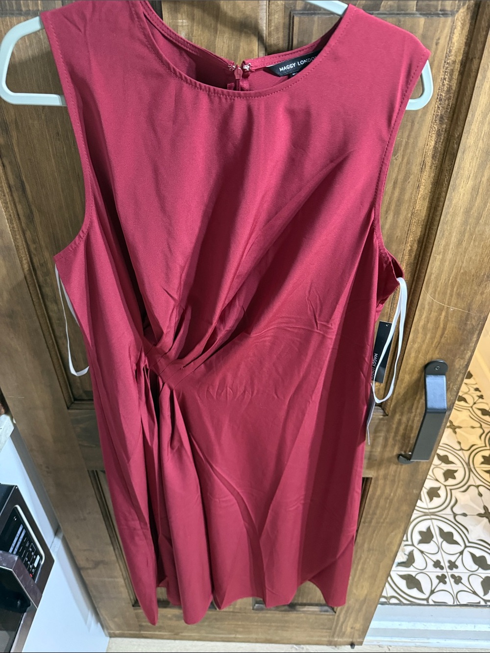 Maggy London Berry-Red Twist-Detail Sleeveless Dress
